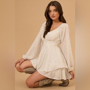 New with tags Altar’d state Lola crossover floral romper